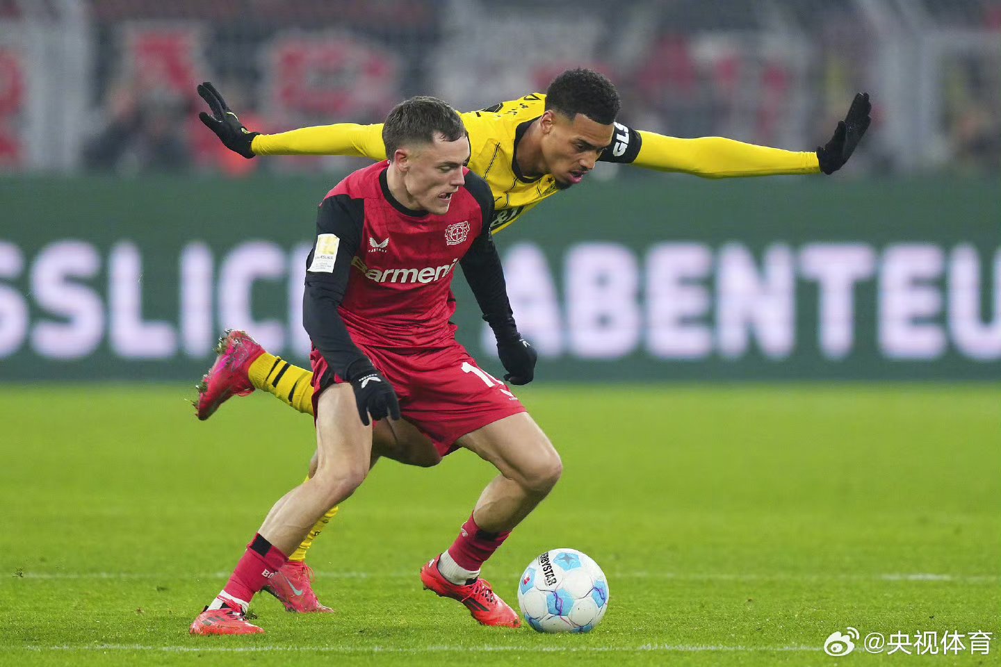 AG亚游-包含多特蒙德客场战胜斯图加特,积分持续攀升的词条